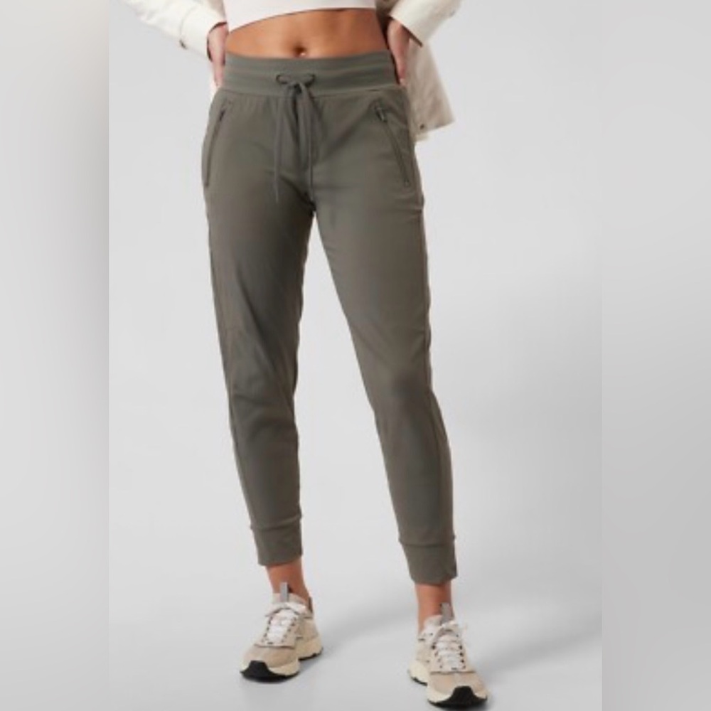 Athleta Sage Green Relaxed Pants size 8 Tall